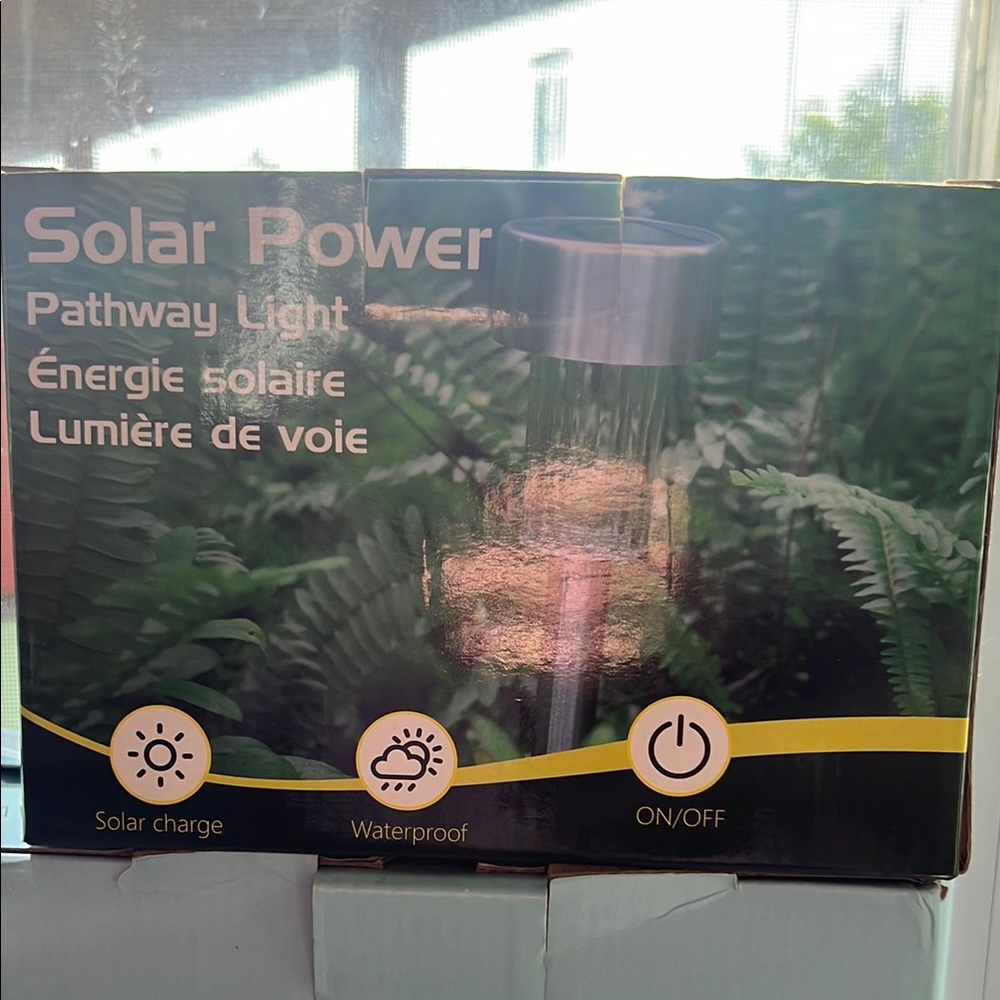 Solar Power Pathway Light